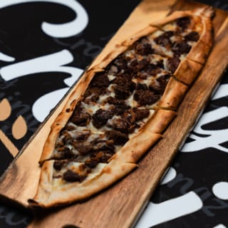 Kavurmali Pide